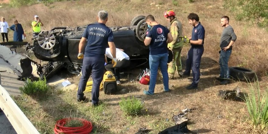İstanbul Pendik'te kontrolden çıkan araç takla attı: 2 ölü, 2 yaralı
