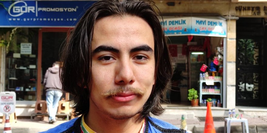 Gören inanamıyor, sadece bıyıkları sarı