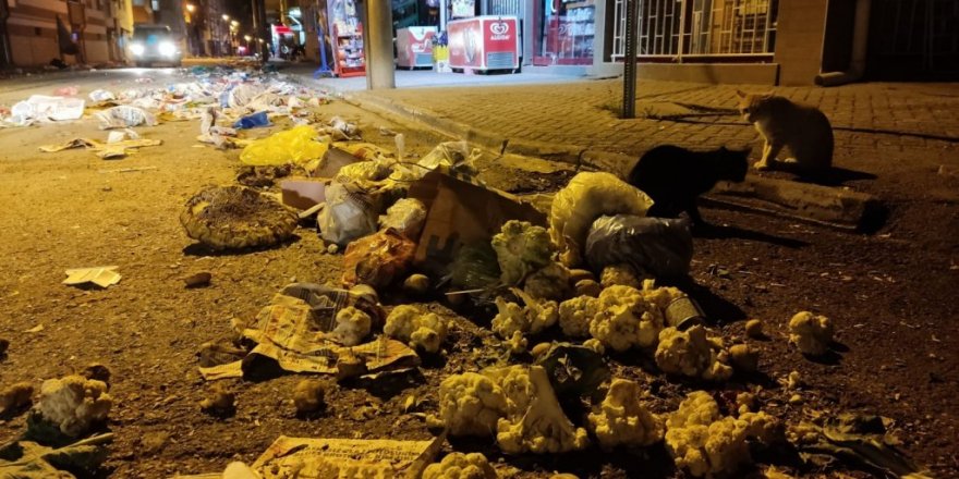 Pazarın ardından sokak savaş alanına döndü