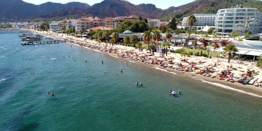 Marmaris’te yaz devam ediyor