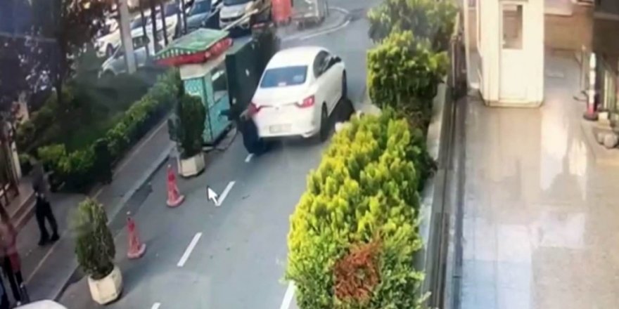 Geri Manevra Yapan Araç Hastaneden Çıkan Kadına Çarptı