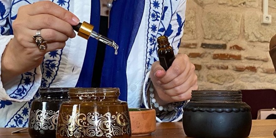 Koku Uzmanı Adayları Son Derslerini Osmanlı Şifahanesi'nde Yaptı