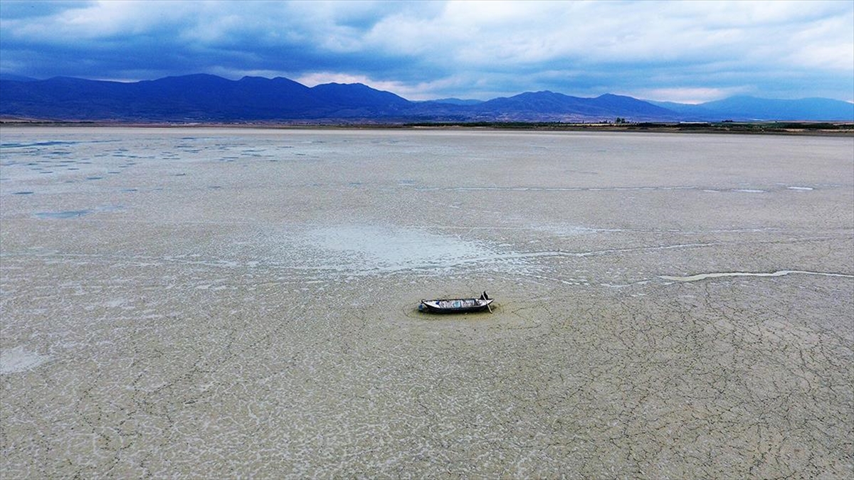 Göçmen Kuşların Uğrak Noktası Karataş Gölü Kurudu