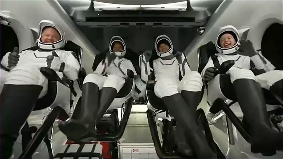 Dünya Yörüngesine Çıkan İlk Turistler Yeryüzüne Döndü