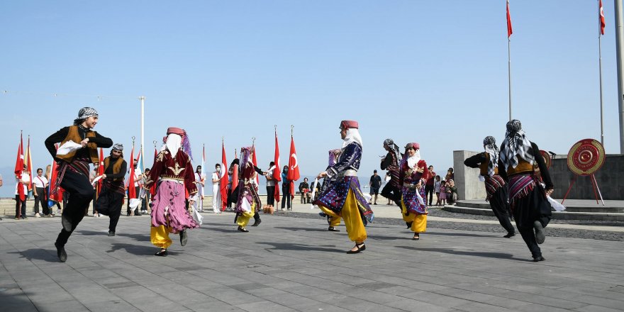 Kuşadası'nda Gaziler Günü Kutlaması