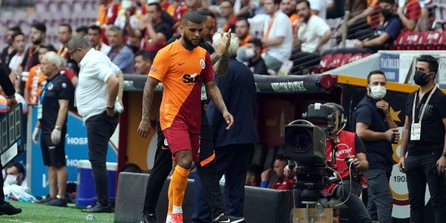 Taraftarlardan Yedlin ve Babel’e protesto