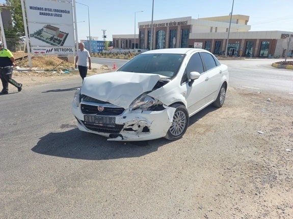 Adıyaman’da otomobil ile minibüs çarpıştı: 5 yaralı