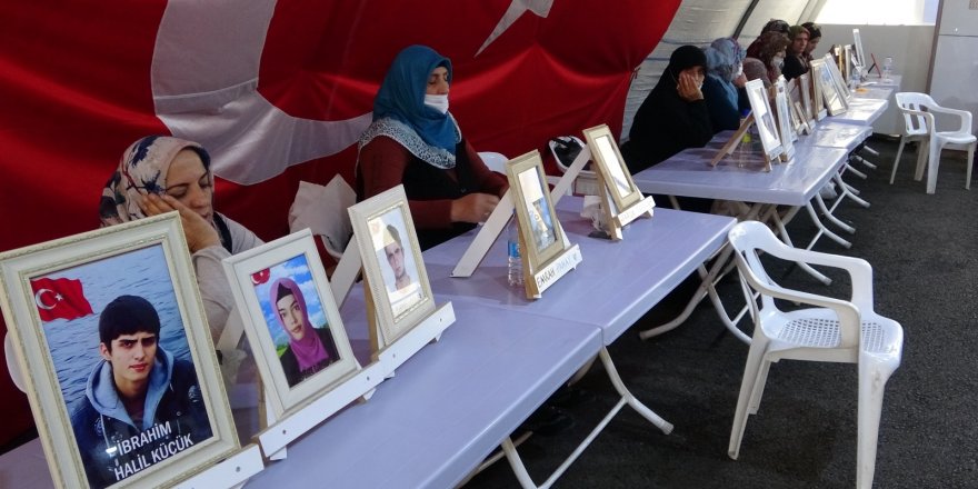 "Kardeşi kardeşe vurdurtuyorlar"