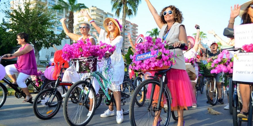 Türkiye'nin dört bir yanında Süslü Kadınlar Bisiklet Turu düzenlendi