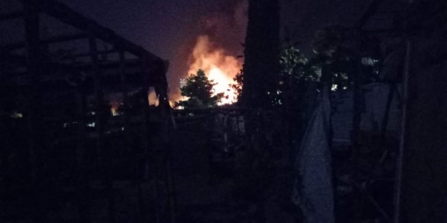 Yunanistan’ın Sisam Adası’ndaki göçmen kampında yangın