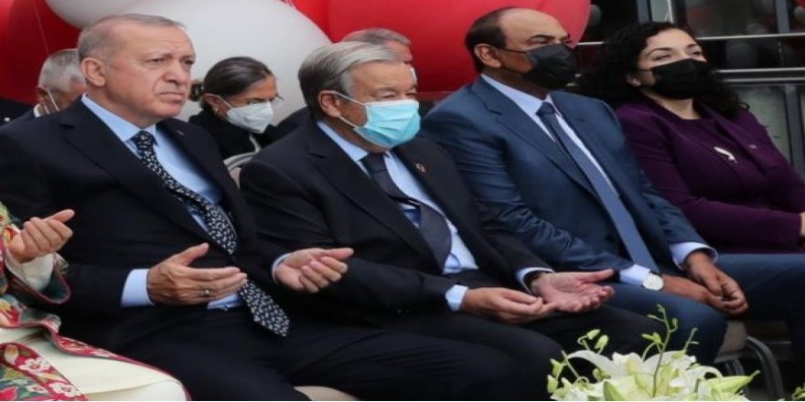 ABD'de bulunan Türkevi'nin açılışı esnasında dikkat çeken görüntü: BM Sekreteri de dua sırasında ellerini açtı