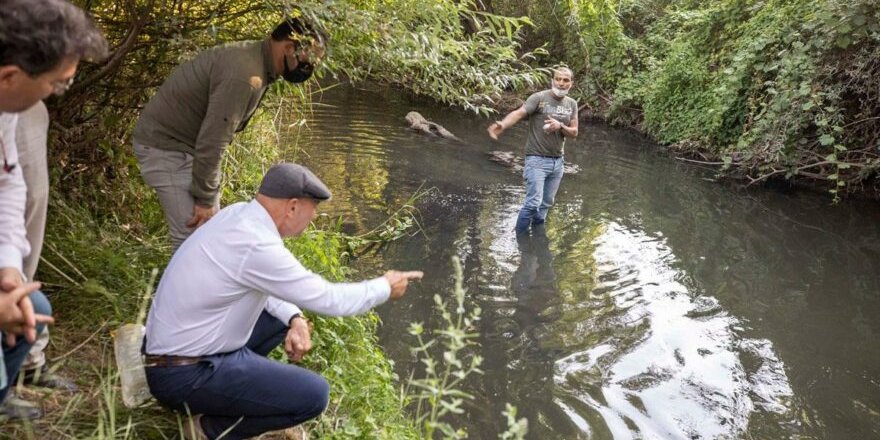 İzmir Büyükşehir Belediye Başkanı Tunç Soyer,“Temiz Gediz Temiz Körfez” sloganıyla Gediz kirliliğine dikkat çekti