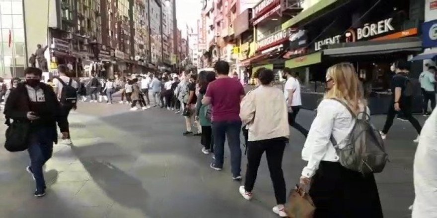 Şirinevler’de metrelerce uzanan otobüs kuyruğu kamerada