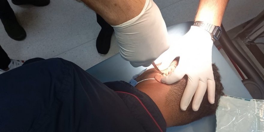 Ehliyet sınavında yakalandı: Maskesine kamera, kulağına böcek yerleştirdi