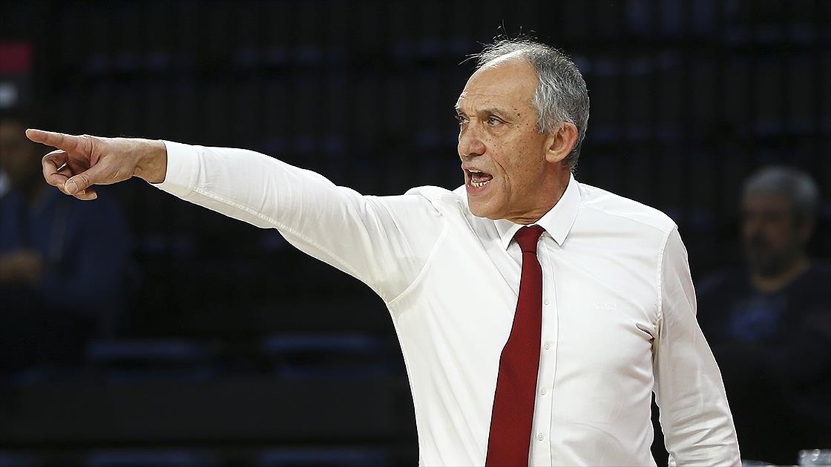 Erman Kunter, Türkiye Basketbol Federasyonu Başkanlığı'na Aday Olduğunu Açıkladı