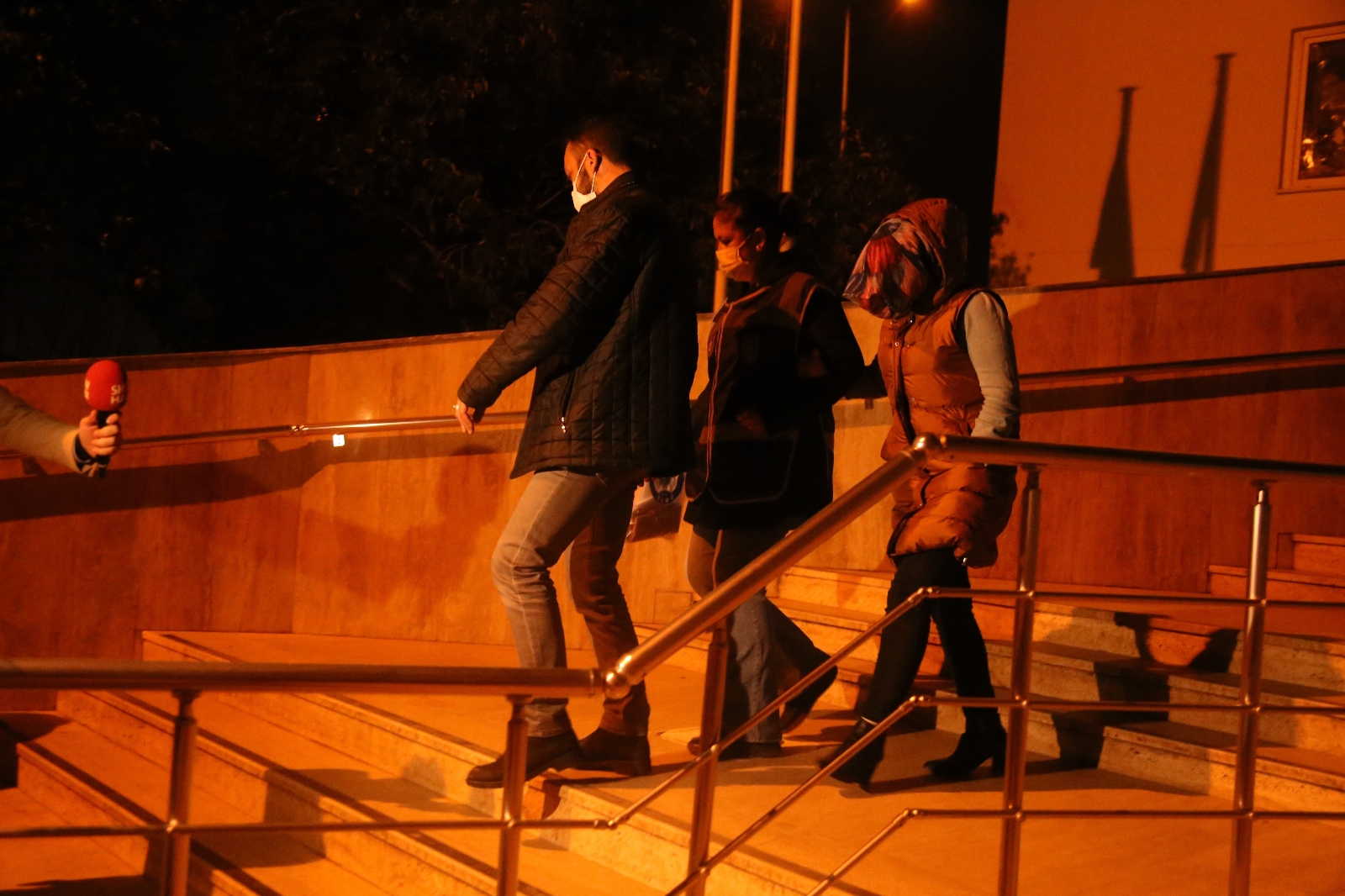 Öz Kızına Öldüresiye Döven Anneye 1 Yıl 6 Ay Hapis