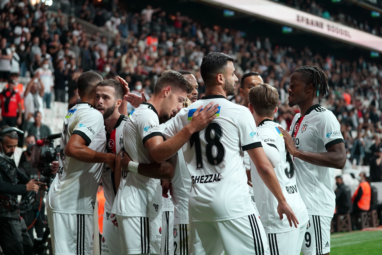 Süper Lig: Beşiktaş: 2 - Adana Demirspor: 0 (ilk Yarı)