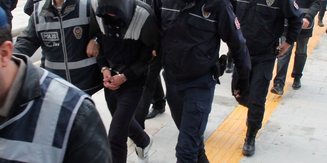 İstanbul Emniyet Müdürlüğü Terörle Mücadele Şubesi ekipleri, DHKP/C'ye operasyon düzenledi