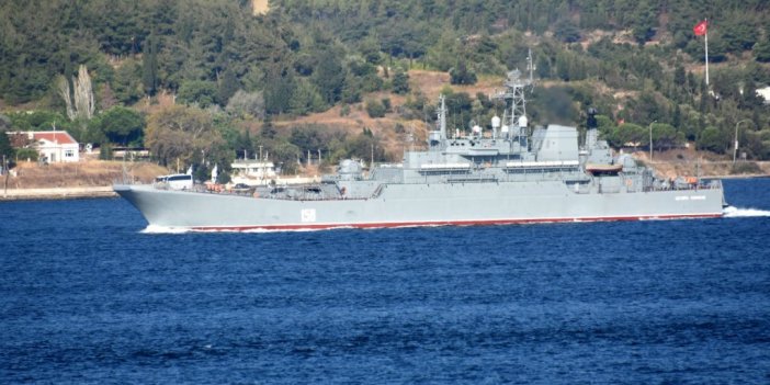 Rus savaş gemisi Çanakkale Boğazı’ndan geçti