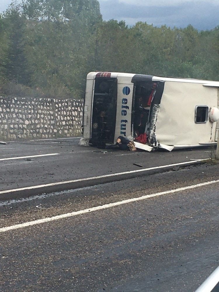 Bartın’da otomobil ile yolcu otobüsü çarpıştı: Ölü ve yaralılar var