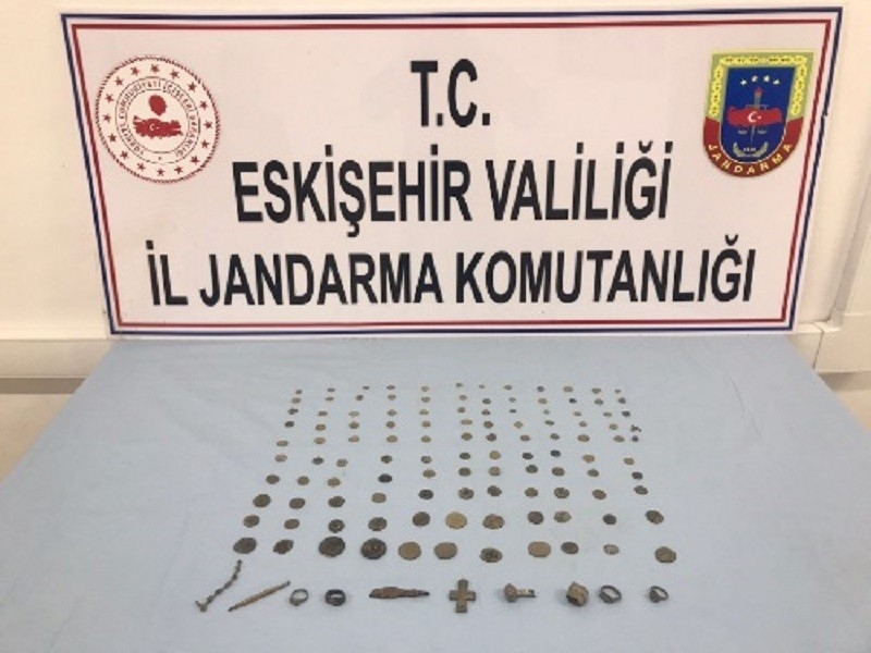 125 parça tarihi eseri satmak isteyen 4 kişi yakalandı