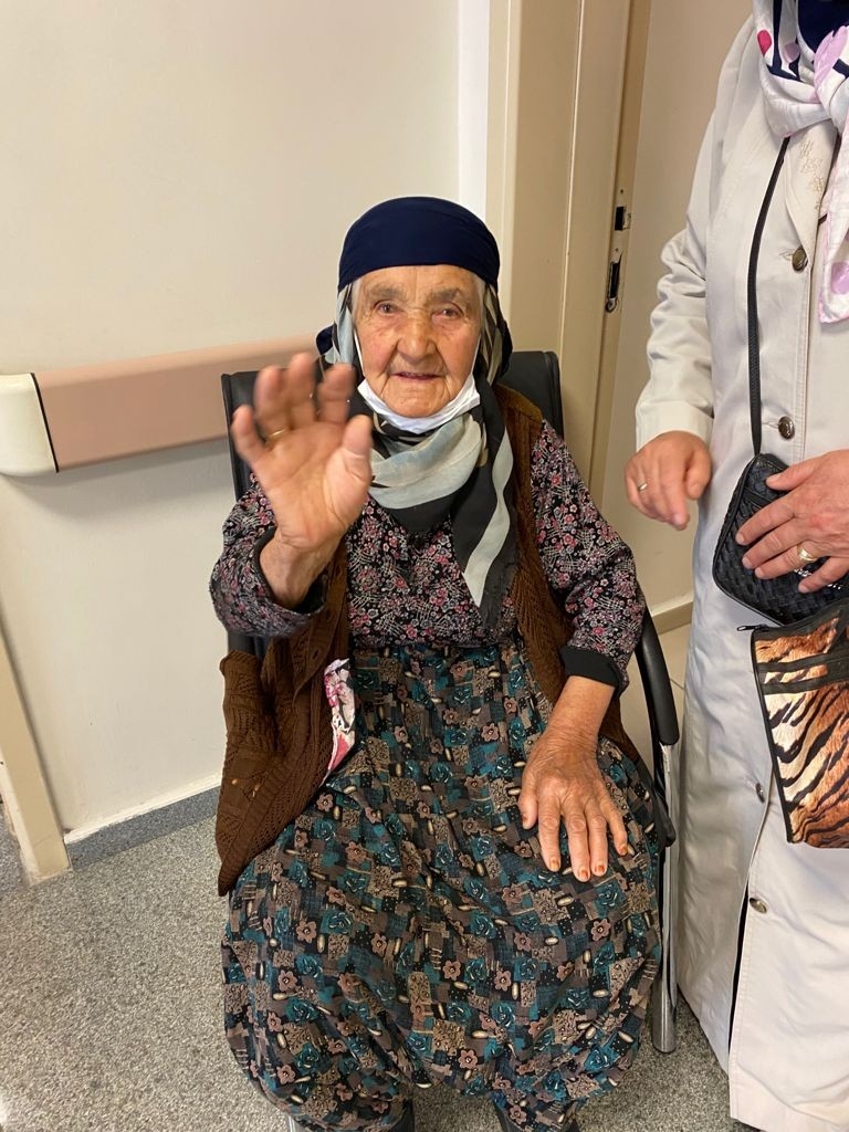 106 yaşında korona virüsü yendi