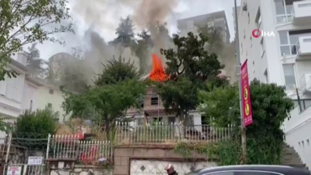 Bursa’da Orman Köşkü bünyesindeki tarihi bina alevlere teslim oldu