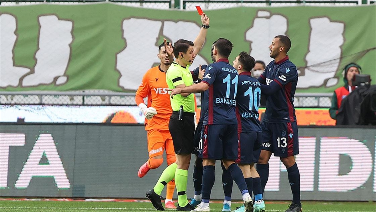 Trabzonspor Liderlik Fırsatını Kaçırdı