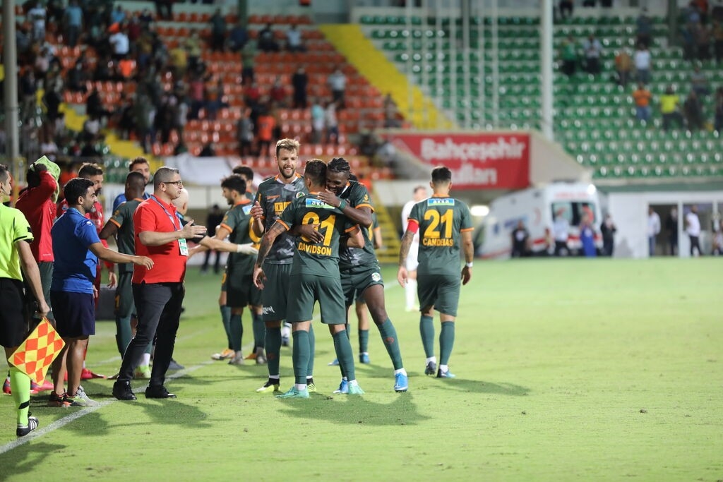 Süper Lig: Alanyaspor: 2- Kasımpaşa: 0