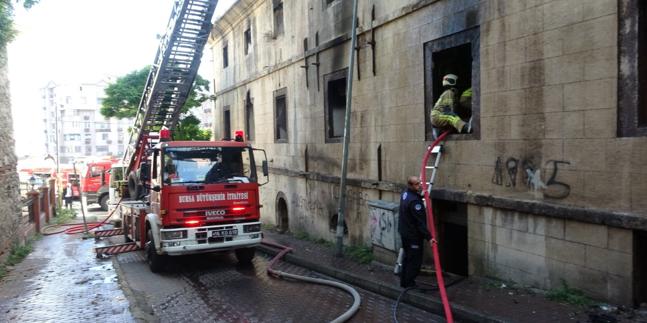 Bursa’da 150 Yıllık Tarihi Mekanda Yangın