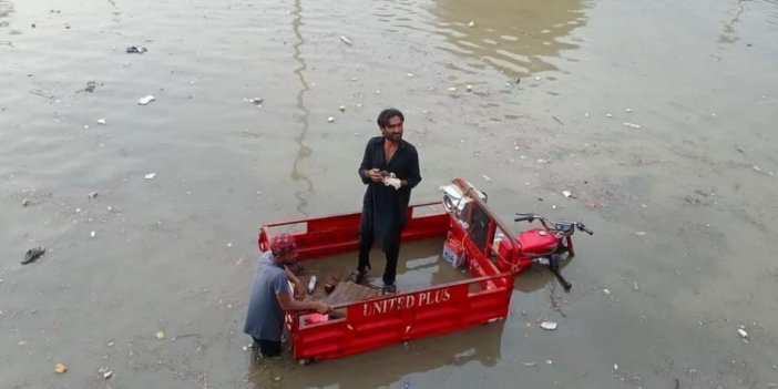 Muson yağmurları Pakistan’da sele neden oldu