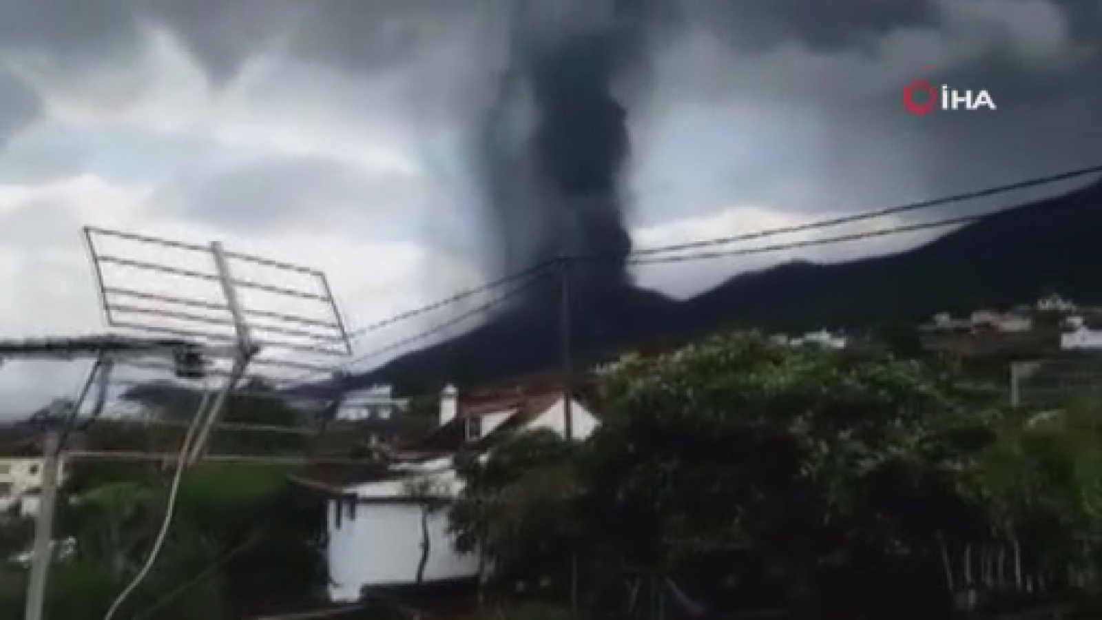La Palma Adası’na kül yağıyor