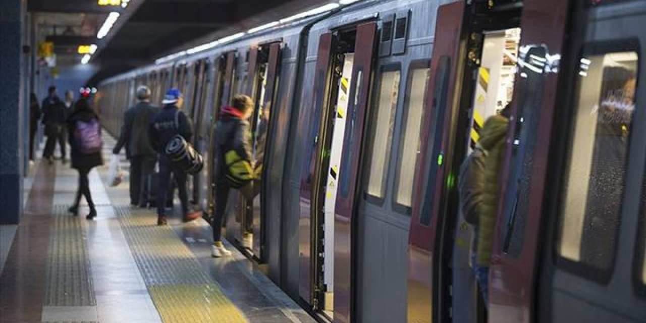 Ankara'da metro ve otobüslerin son sefer saatleri uzatıldı