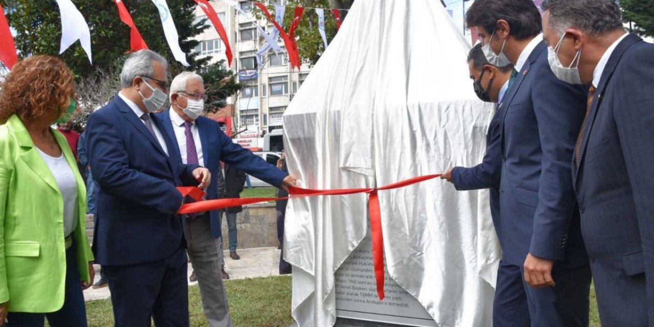 Zonguldak'ta İsmet İnönü'nün adı verilen park ve büst açıldı