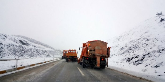 Doğu Anadolu’da yüksek kesimlere yağan karla hava sıcaklığı düştü