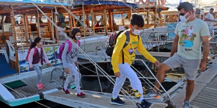 Mavi yolculuk gibi okul servisi