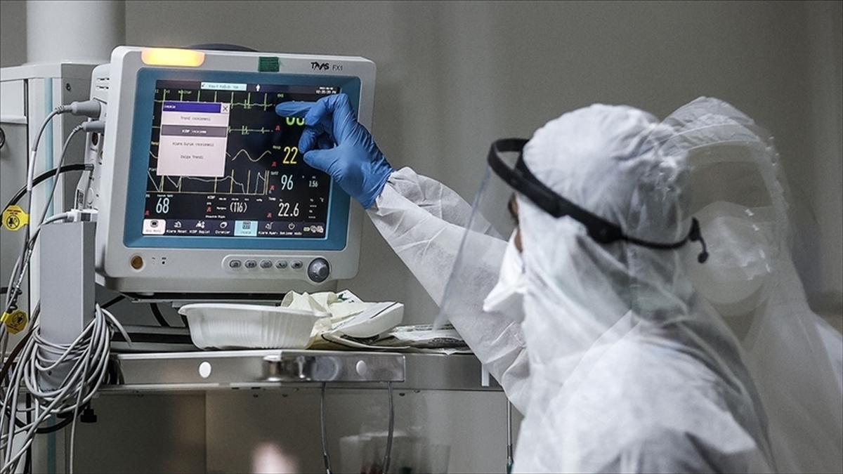 Türkiye'de 26 Bin 145 Kişinin Kovid-19 Testi Pozitif Çıktı, 193 Kişi Hayatını Kaybetti