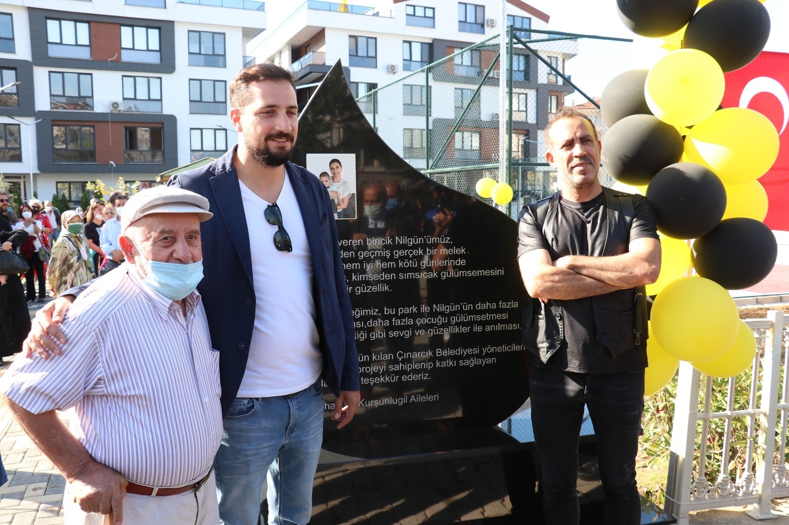 Haluk Levent, Çınarcık’ta çocuk parkı açılışına katıldı
