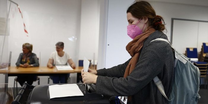 Almanya'da Seçmenler Sandık Başında