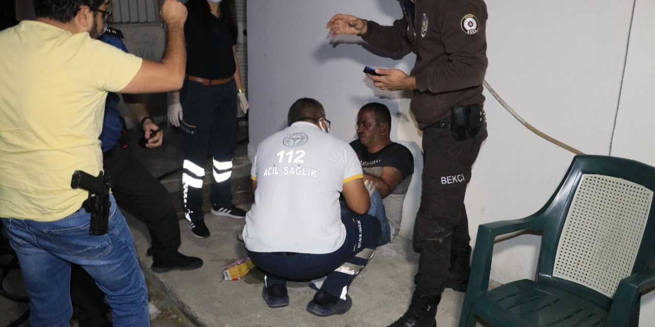 Yangında mahsur kalan kişinin imdadına bekçiler yetişti