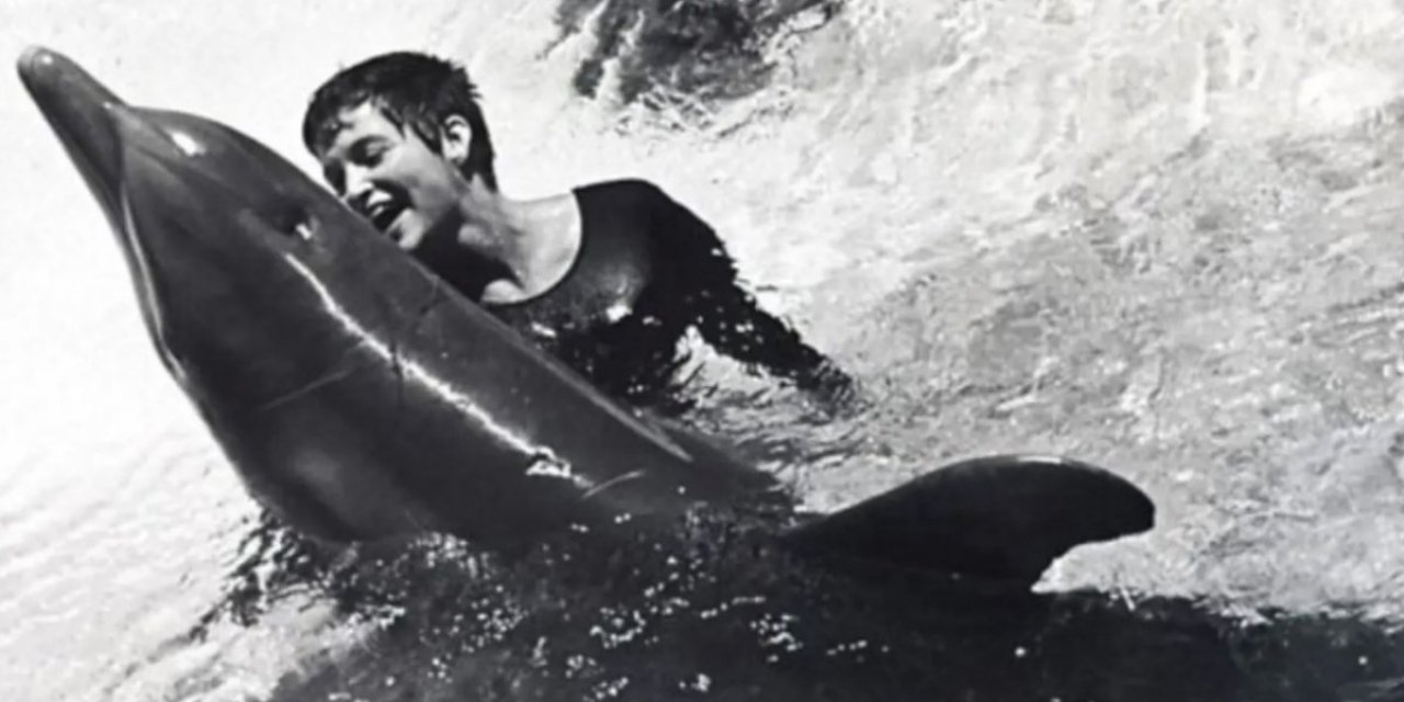 NASA projesinde olan bir kadın, geçmişte yunus balığı ile cinsellik yaşadığını söyledi