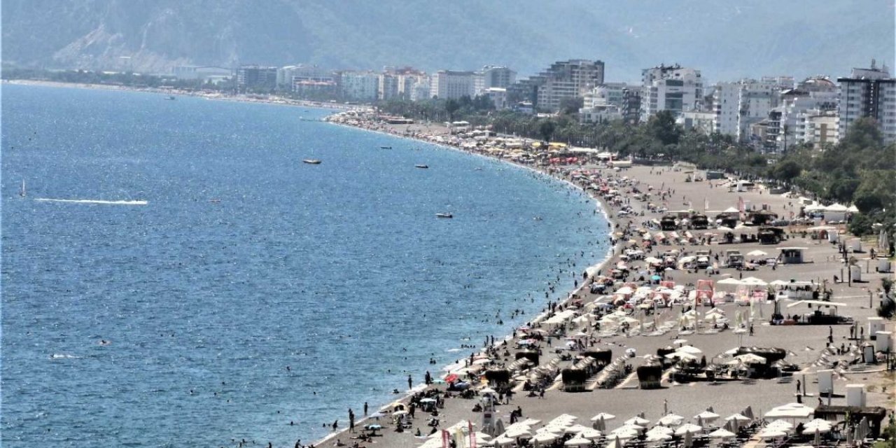 Antalya'da yaz bitmiyor!