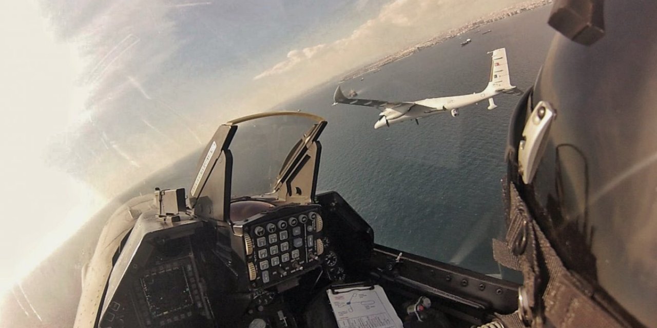 F-16 kokpitinin içinden nefes kesen görüntüler dikkat çekti