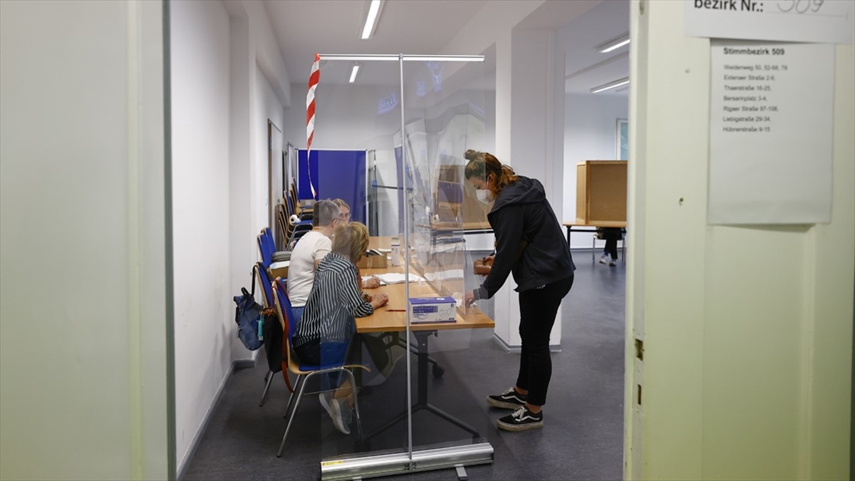 Almanya'yı Zorlu Koalisyon Pazarlığı Bekliyor