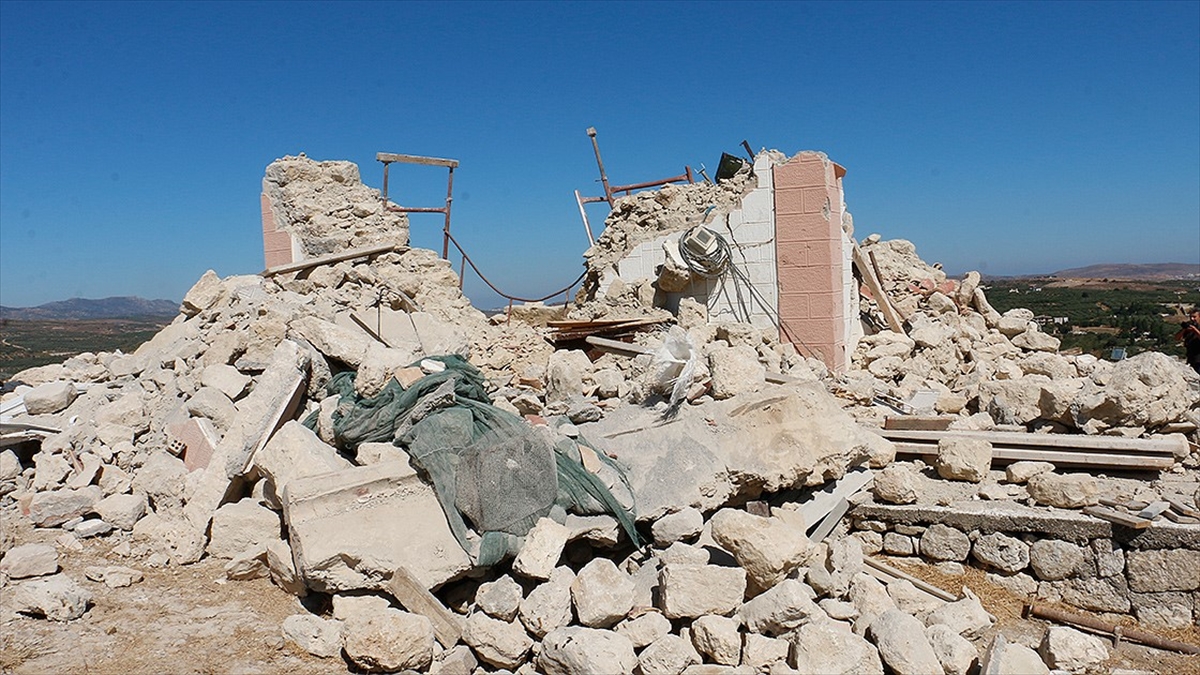Girit Adası'nda 5,8 Büyüklüğünde Deprem