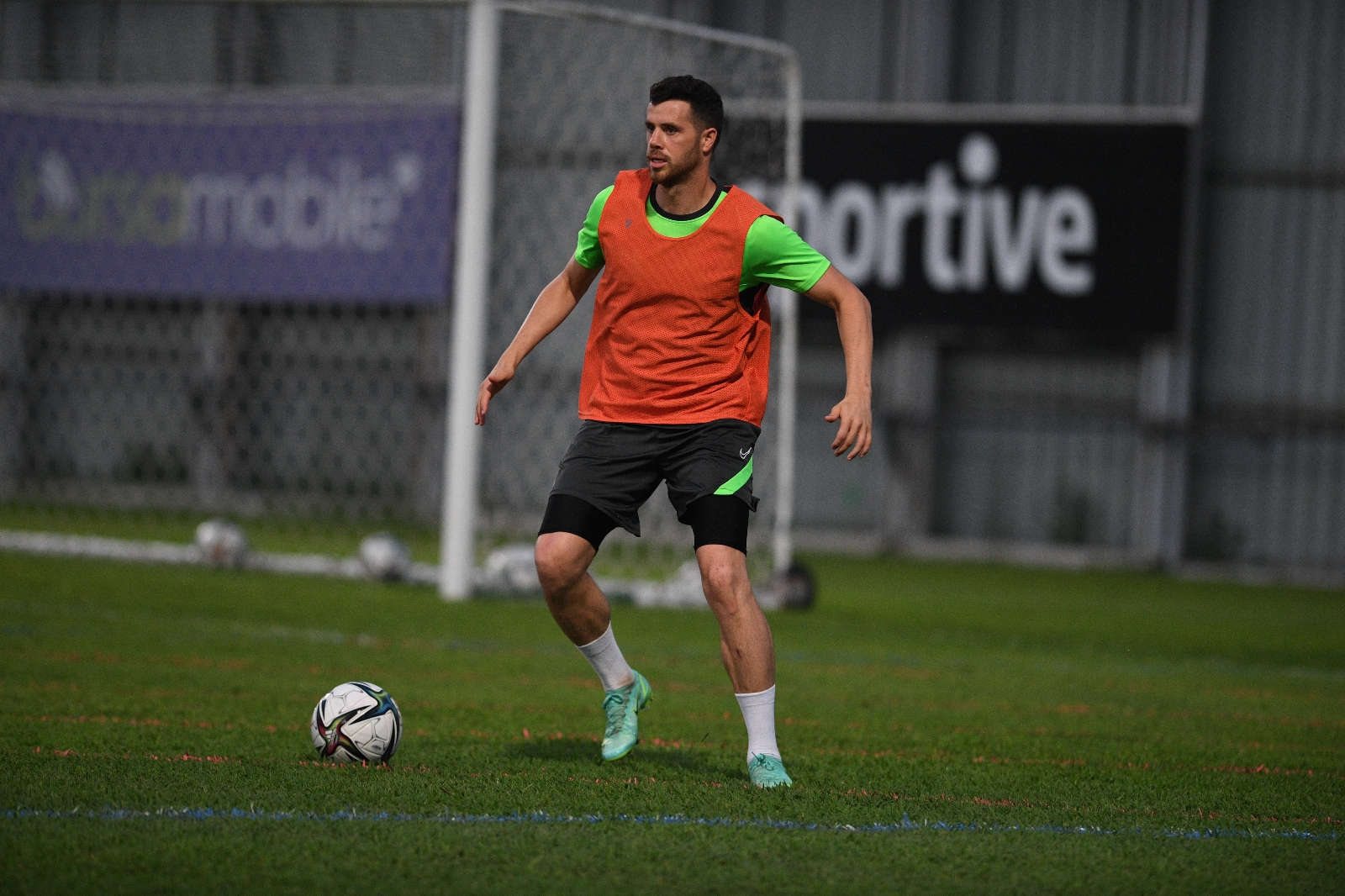 Bursaspor Kulübü kadro dışı kalan Hasan Ayaroğlu ve Aykut Akgün’ü affetti