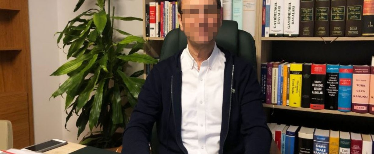 Eski Danıştay hakimini dolandırdığı iddia edilen sanığın yargılanmasına devam edildi
