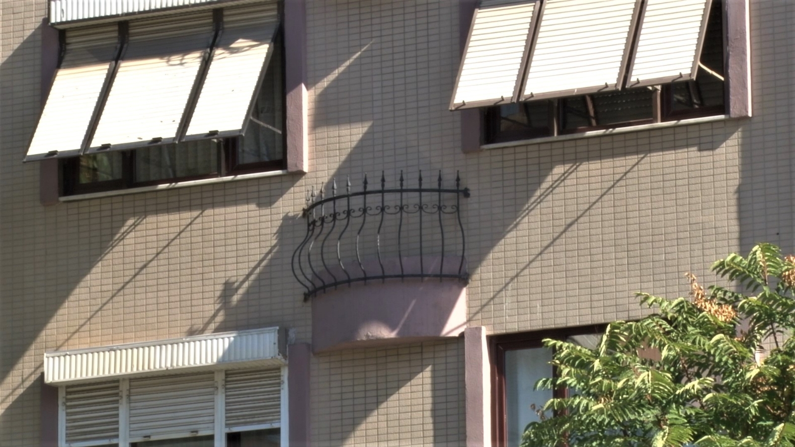 Kadıköy’de görenleri Fransız bırakan ‘Fransız balkon’