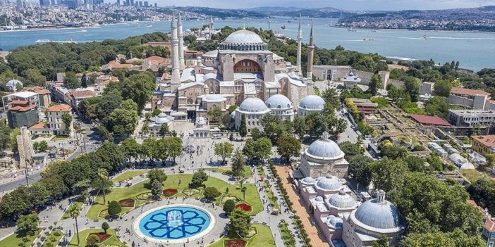 İstanbul'a 8 Ayda Rekor Sayıda Turist Geldi