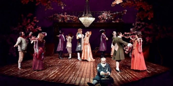 Devlet Tiyatroları Sanat Sezonunu 'güler Yüzlü Repertuvarla' Karşılıyor